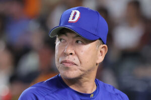 「あと2試合でやめます」中日・井上一樹監督が辞任表明、早期交代を阻んだ球団の “優良経営”…後任にあがった意外な名前とは