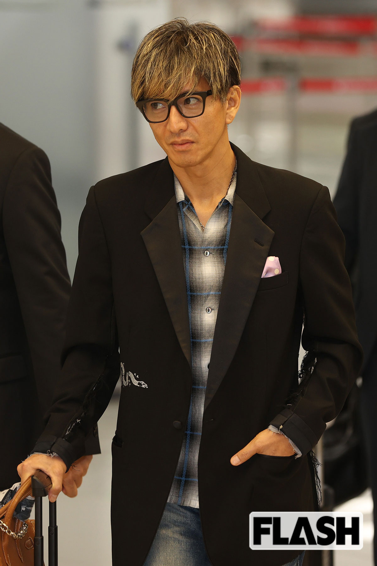 木村拓哉　エルメス・バーキン片手にソウル降臨!　ソロ初の海外ライブへ、空港に詰めかけたファンから絶叫続々