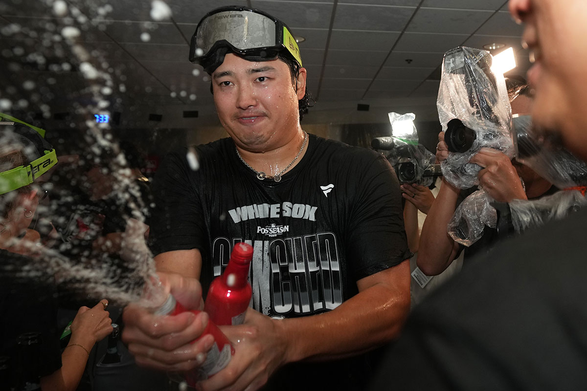 ワイルドカードを突破し、村上も満足げ（写真：AP/アフロ）