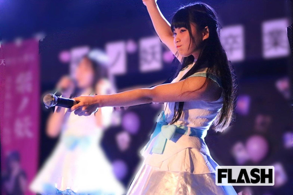 アイドルグループ「performance Idol league☆未来stage」に所属し、ライブに出演する神月柚莉愛（写真・本人提供）