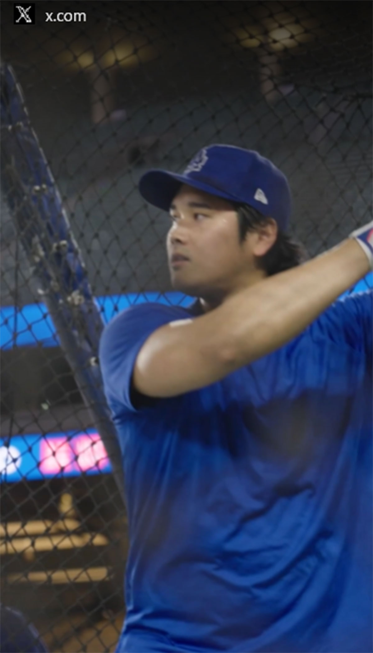 ドジャースの公式Xでスイングを披露した大谷翔平。屋外での打撃練習はなかなか見られない姿だ（画像・「Los Angeles Dodgers」のX『@Dodgers』より）