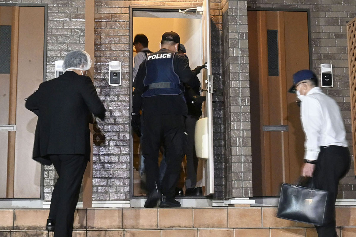 群馬県警は9月26日、三原理稀容疑者の自宅を家宅捜索。三原容疑者は一時、公開手配もされていた（写真・共同通信）