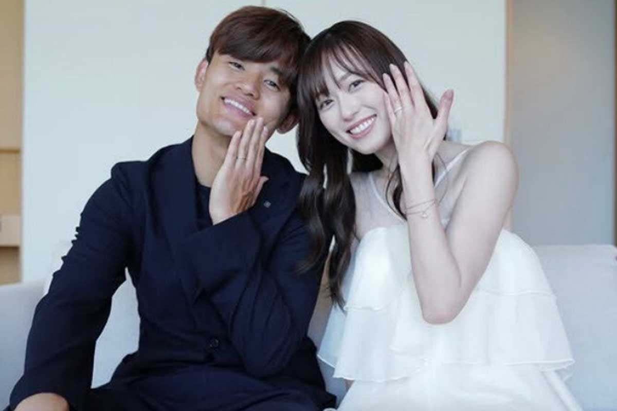 福原遥と電撃結婚発表・久保建英のスマホ“匂わせキーホルダー”に集まる注目「2人でつけてたのかなぁ」