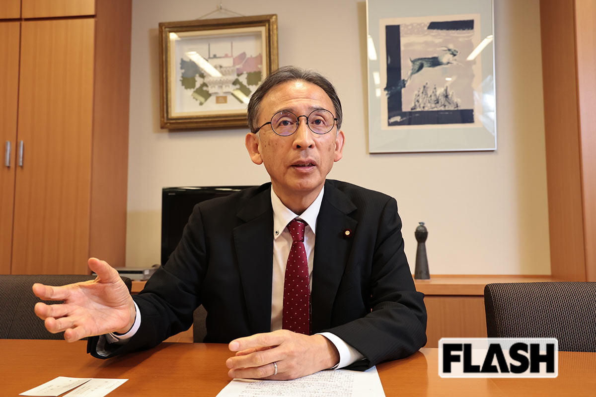 日本共産党の塩川鉄也党国対委員長（写真・長谷川 新）