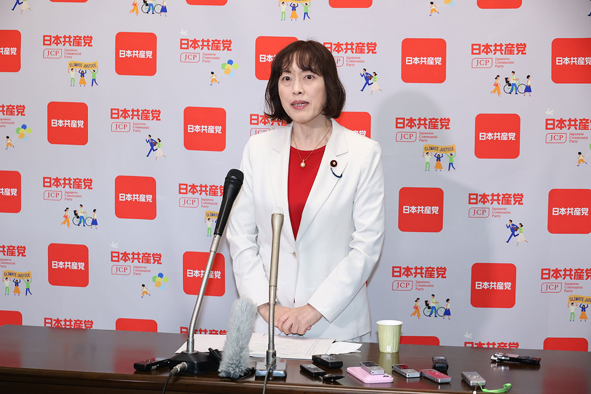 高知早苗首相の演説について、財源を示していないと批判した共産党の田村智子党首（写真・長谷川 新）