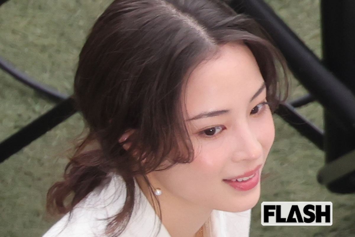 広瀬すず、横浜流星とのダブル主演映画イベントに登壇…さわやか大人スタイル…