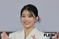 出口夏希、釜山映画祭で披露した“色気全開”ドレス姿…インナー見えの大胆ぶりに「攻めすぎじゃない？」とツッコミも