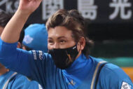 日ハム・新庄剛志監督、相手ファンにも見せた「脱帽一礼」に称賛の嵐“ド派手”の陰に球界屈指の“礼儀正しさ”