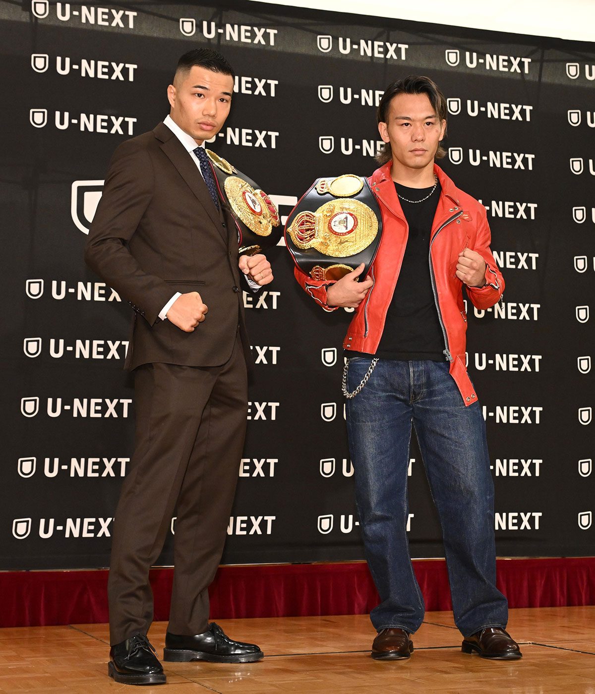 WBA世界バンタム級王者をめぐり会見をする増田陸と堤聖也。複雑な“因縁”のためか、バチバチの雰囲気となった