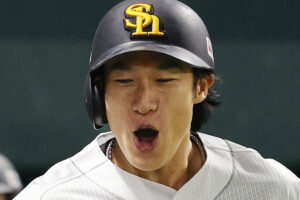 ホークス柳田悠岐“豪快フルスイング”の裏で見せた“早期降板”モイネロへの優しさにファンも感激