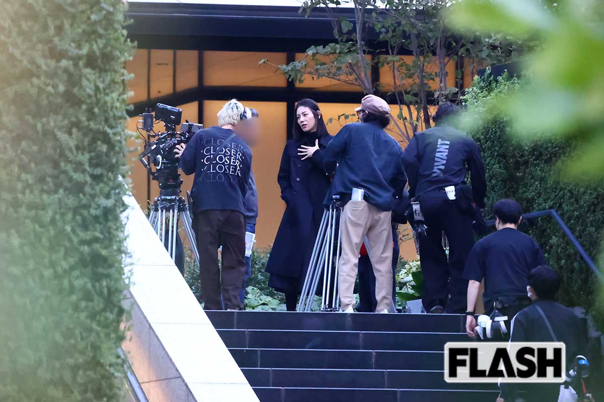 松下奈緒、爆笑から一転シリアスな表情に!新ドラマ『アナログナース』ロケで見せた「女優歴22年」の神演技