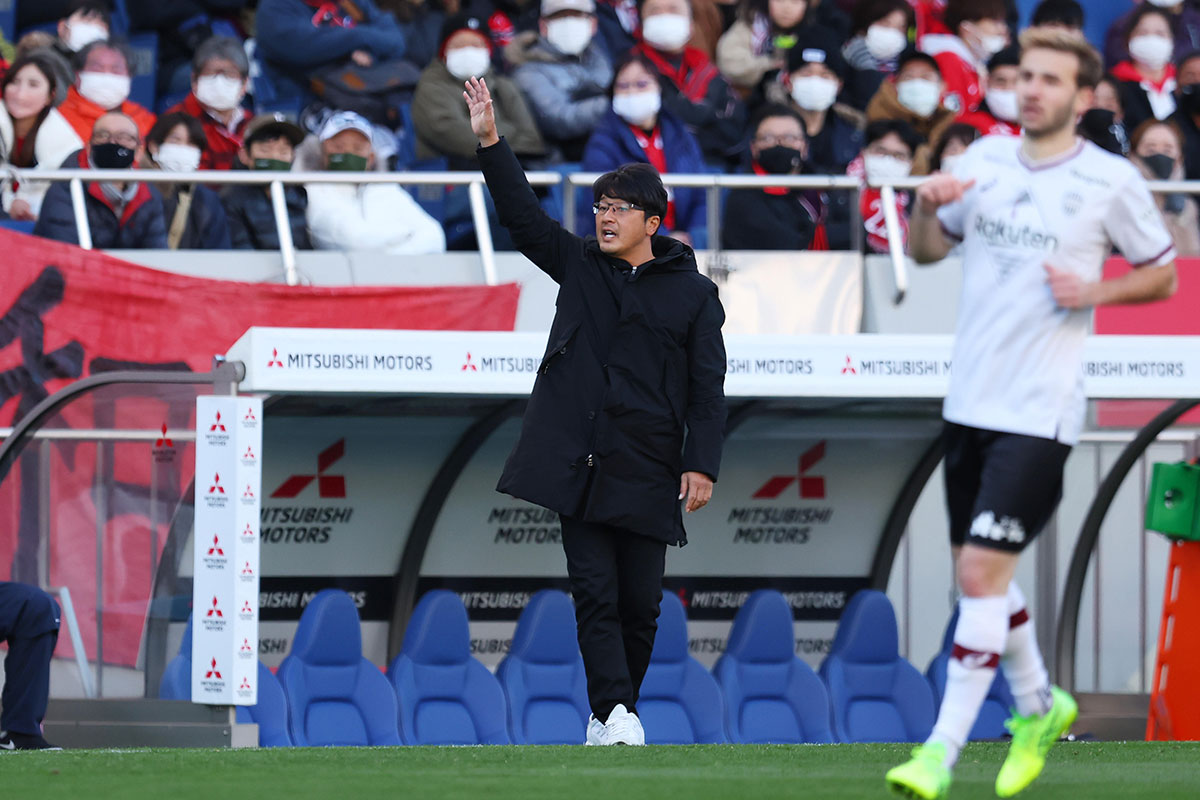 サッカー元日本代表・三浦淳寛が顔面骨折の大ケガ…ぶつかった相手は「その日に面白動画」義姉・大竹七未の “告発” にファン騒然