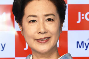 名取裕子が歯の切開手術報告“すっぴん”顔アップの美肌にファン驚嘆!　独身貫く“サスペンス女王”の仕事ファースト姿勢