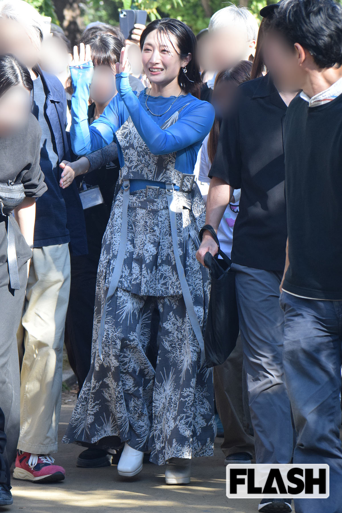 フェスに出演した武田玲奈。ファンが殺到し現場はプチパニックとなった