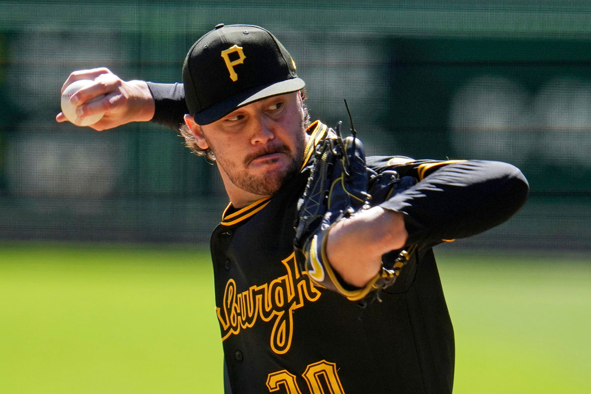 MLBサイ・ヤング賞投手が突如歌舞伎町に出没！　同伴の恋人インフルエンサーはフォロワー1300万人超え　意外な来日理由とは