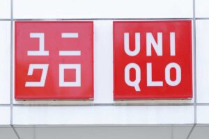 ユニクロ、一部商品値上げ発表で消費者思わず「高級服」SNSで悲痛な叫び…会社に聞いた「隙あらば安く」の可能性