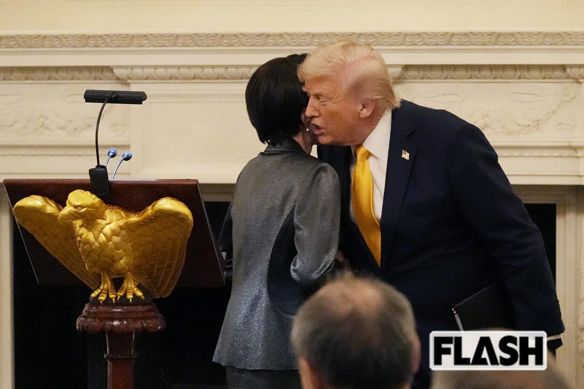 トランプ大統領とハグをする高市早苗首相。「怒られなくなった」と日米関係を誇っていたという