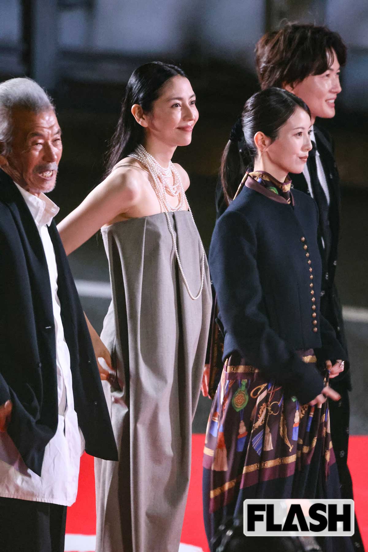 長澤まさみ＆浜辺美波が新作『ゴジラ』のジャパンプレミアに降臨！ 意外にも初共演、2人の間に走った“緊張”