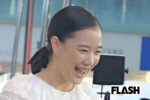 蒼井優、親友女優と登場のイベントに300人超の女性ファンが殺到！　山里亮…