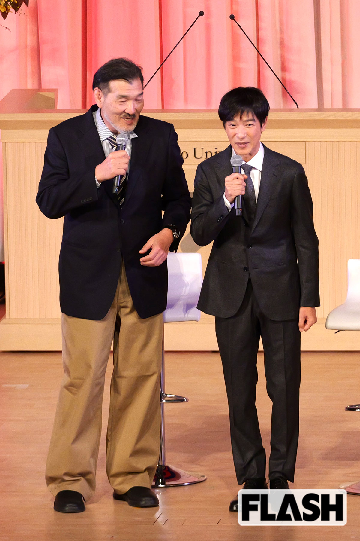 早稲田大学を中退した経歴を明かす堺雅人