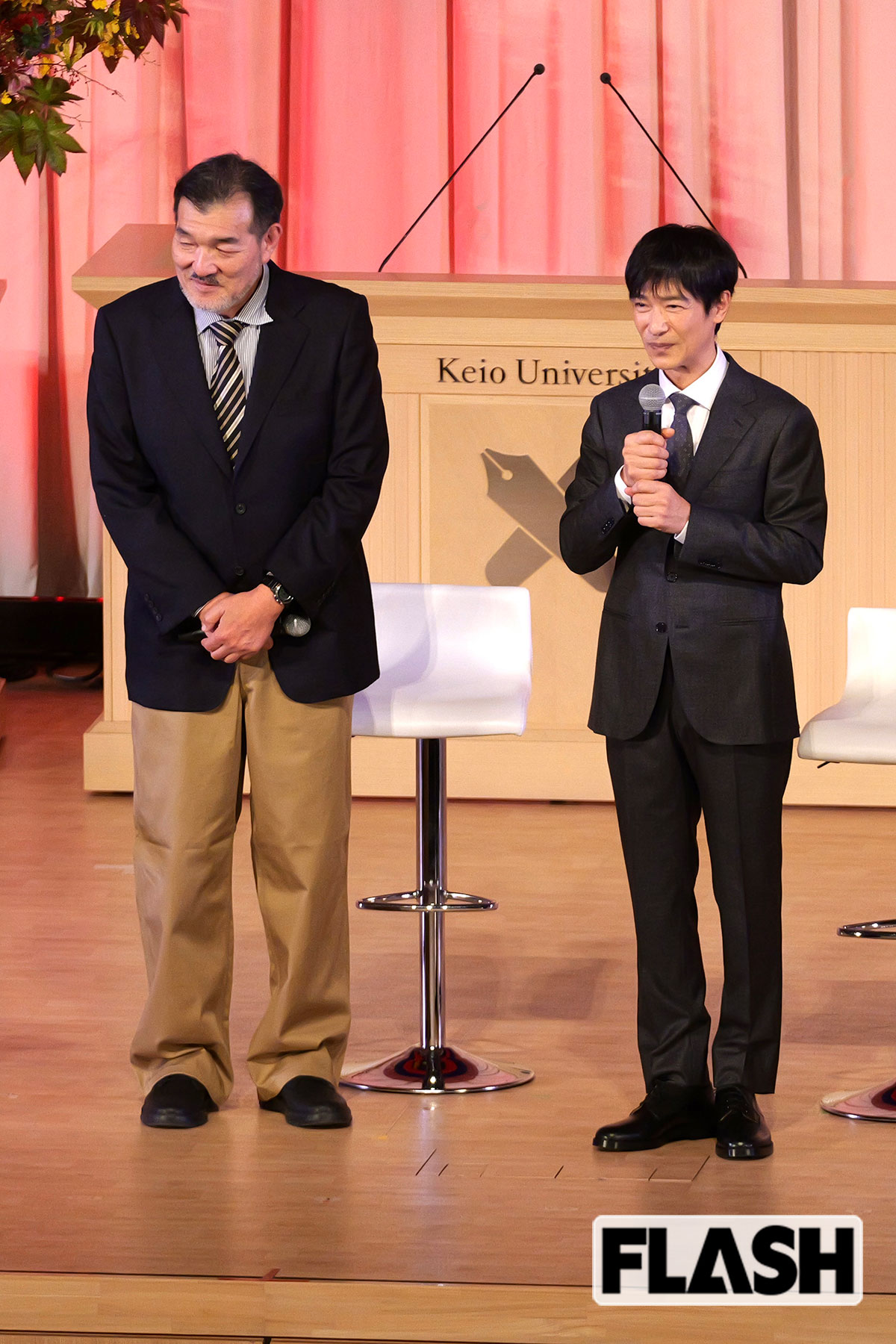 恐縮した様子の福澤克雄監督