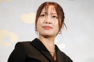 坂本美雨、軍用犬を開発する米防衛企業トップと小泉進次郎防衛相との“握手写真”に「怒りがおさまらない」
