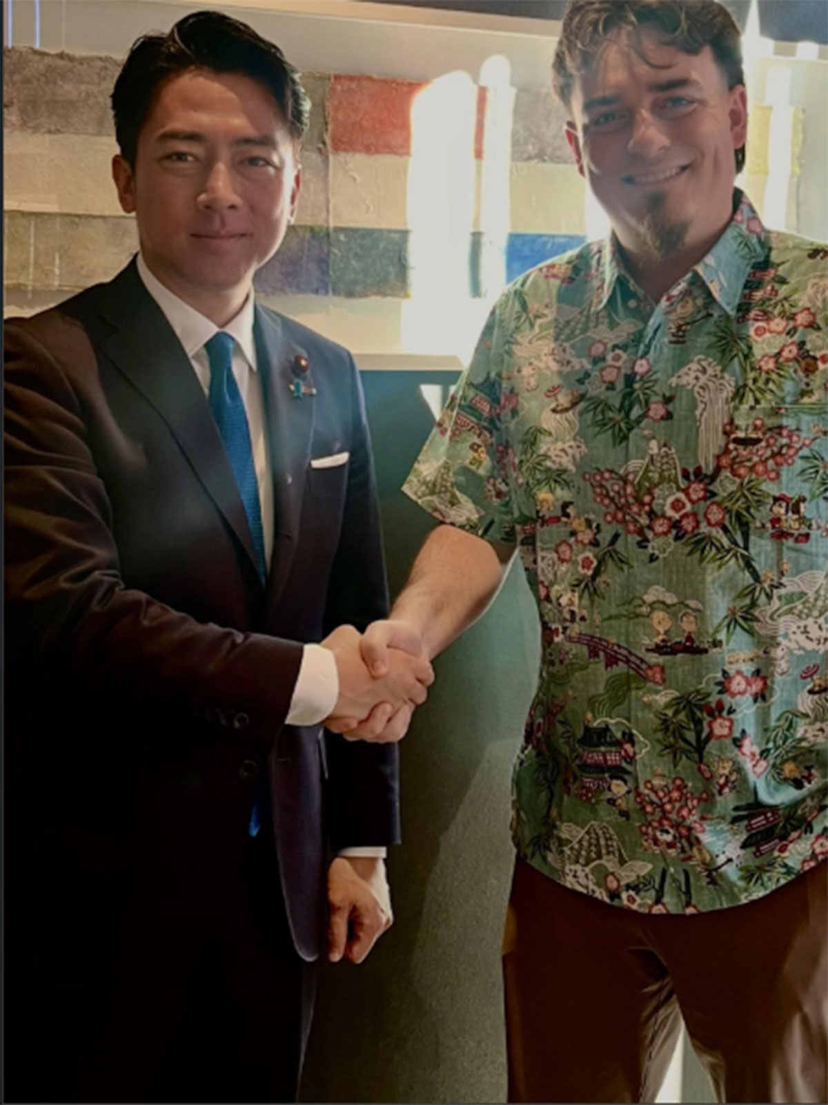 2025年12月、パルマー・ラッキー氏と意見交換したことを報告した小泉進次郎氏。「学ぶことは多い」などと語っていた（画像・『小泉進次郎』のX「@shinjirokoiz」より）