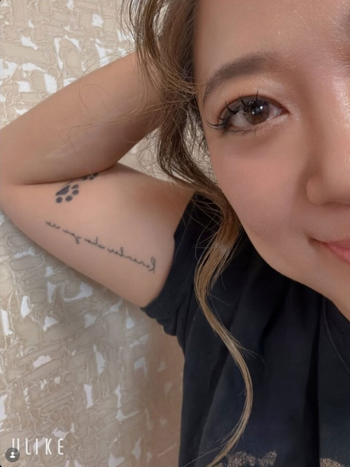 美奈子が報告したキュートな肉球タトゥー。過去にはタトゥーへの葛藤を口にしていたこともあった（画像・美奈子のInstagram「@minako_official」より）