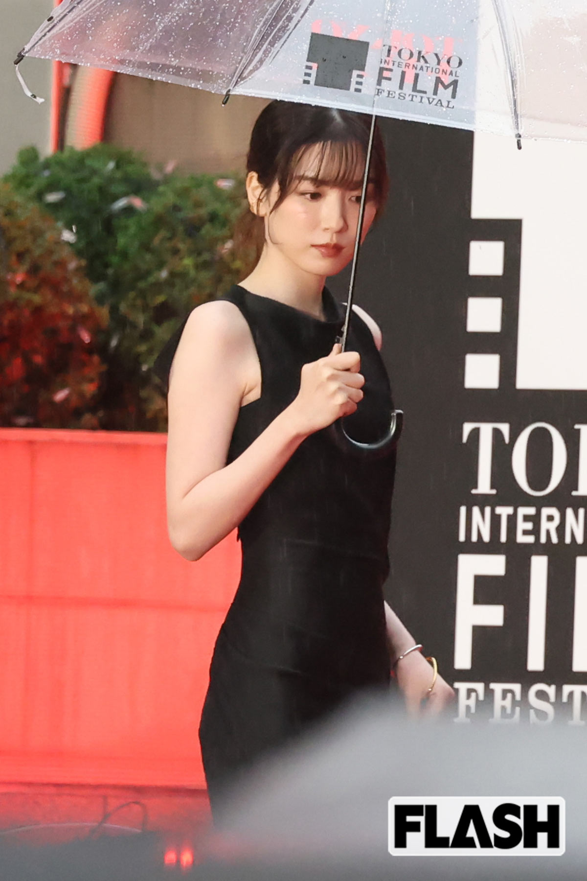 東京国際映画祭に登場した永野芽郁。DMM TVオリジナルドラマ『ヒマチの嬢王』の舞台あいさつをおこなった