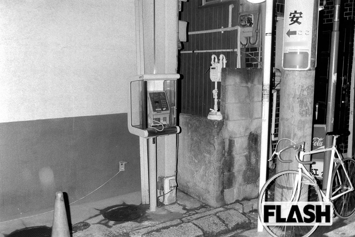 【1997年3月東電OL殺人事件】被害者女性がよく使用していた公衆電話。ホテル街に立つ彼女は周辺では有名だった