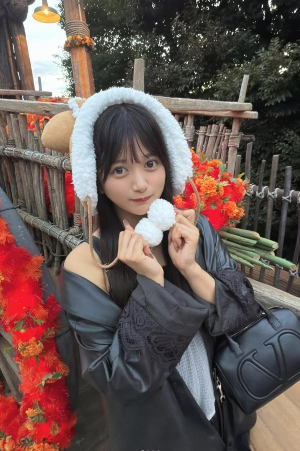 人気セクシー女優の北岡果林。過去のディズニーでのエピソードが拡散されていることを受け「怒ってないよ」と投稿した（写真・本人Instagramより）